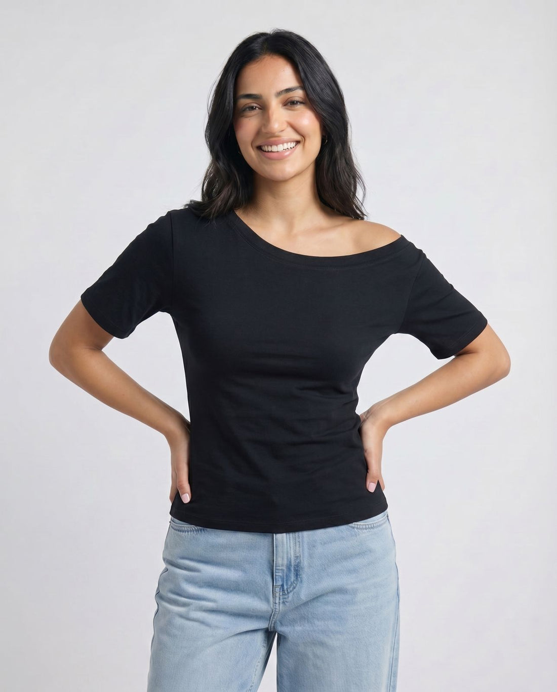 Off-Shoulder Tee Black