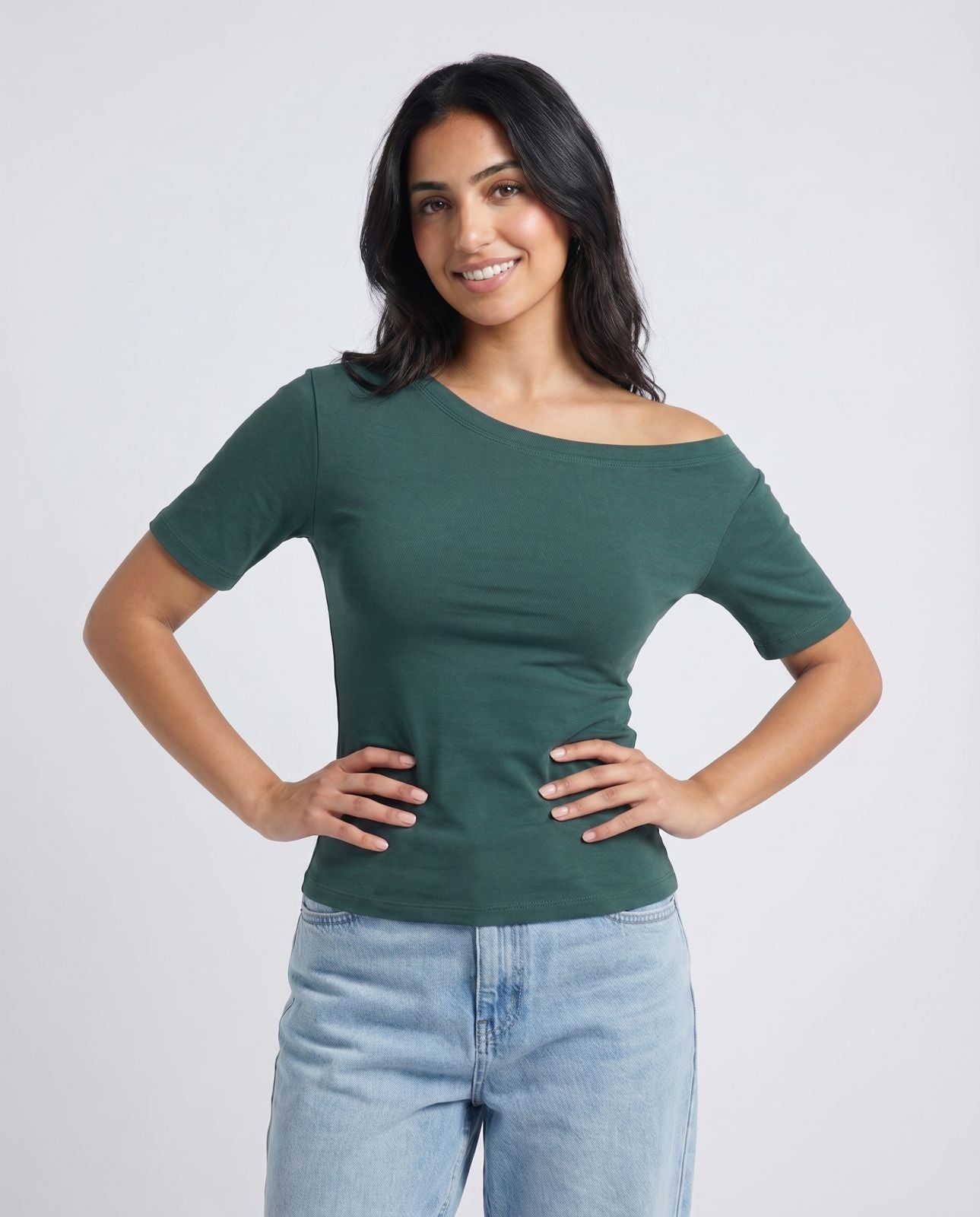 Off-Shoulder Tee Olive